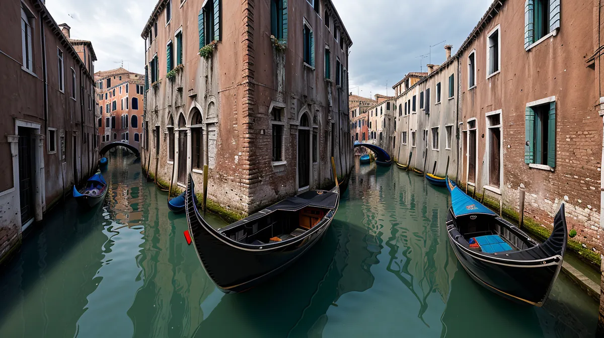 Venice Gondola Ride for Solo Travelers Seeking a Quiet Route